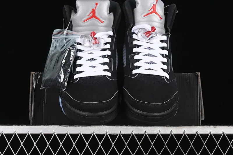 All categories Air Jordan Jordan series basketball shoes Air Jordan 5 pure original version Air Jordan 5 Black "Metallic Reimagined" AJ5 Joe 5 black silver HF3975-001